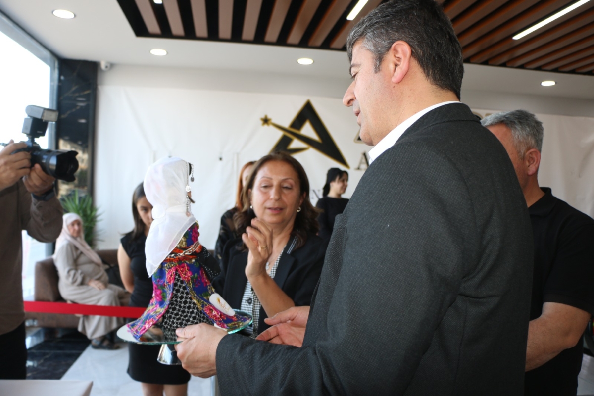 Adıyaman’da 'Maziden Atiye Adıyaman' folklorik bebek sergisi açıldı