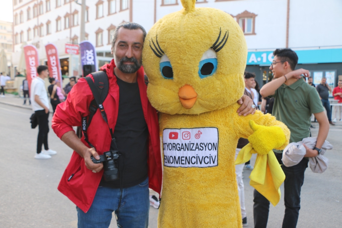 Tutdere Aryon AVM açılışında konuştu: 'Adıyaman’ın ayağa kalkması için yatırıma, işe, aş’a ihtiyaç var'
