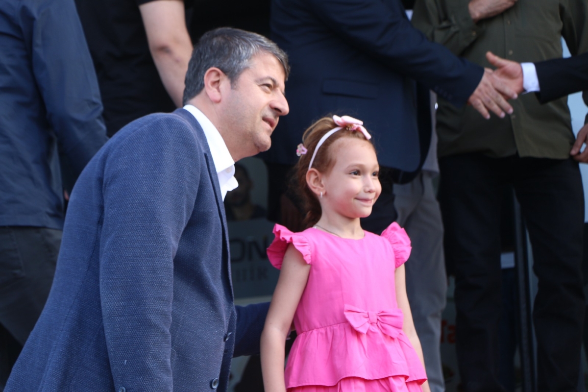 Tutdere Aryon AVM açılışında konuştu: 'Adıyaman’ın ayağa kalkması için yatırıma, işe, aş’a ihtiyaç var'