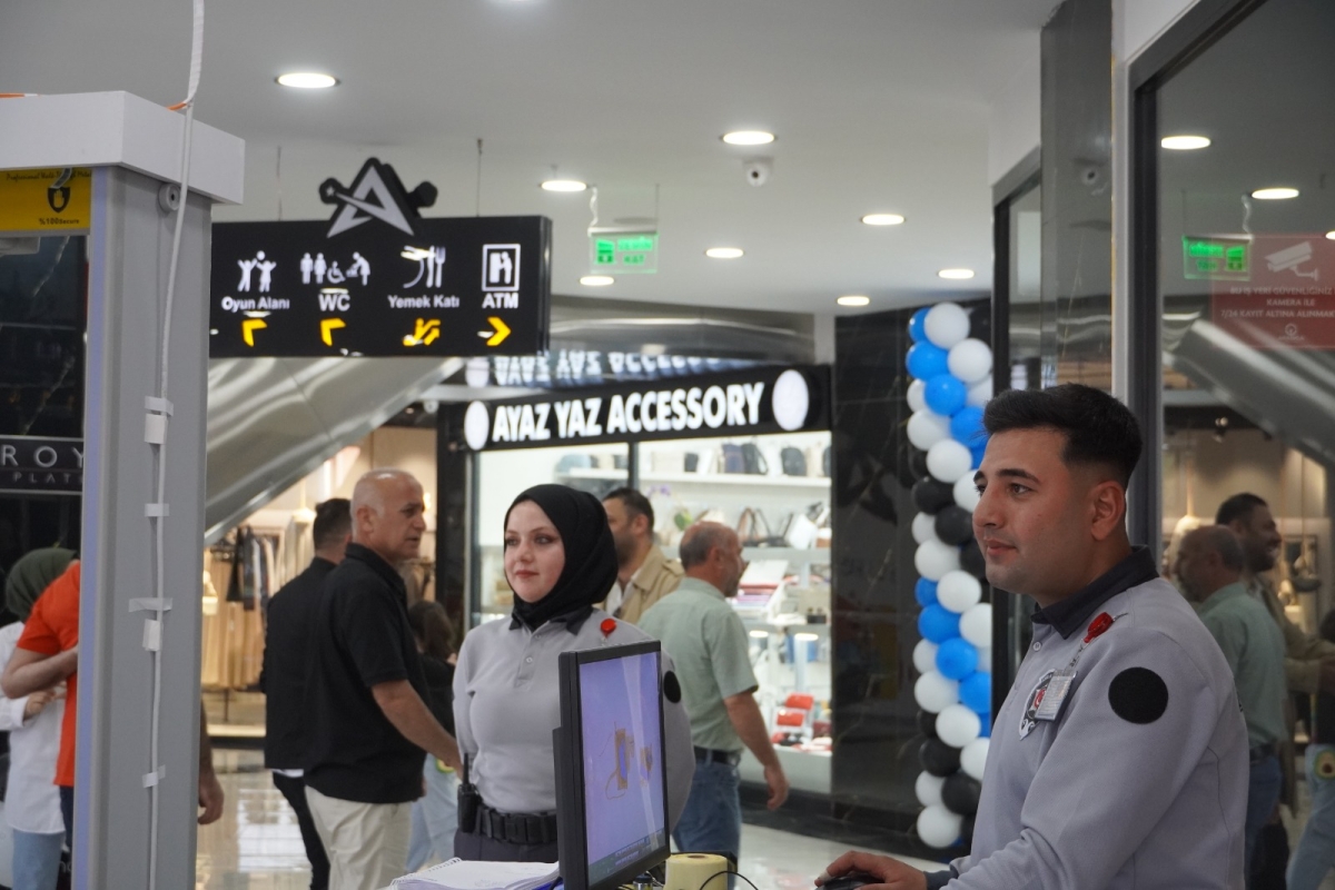 Tutdere Aryon AVM açılışında konuştu: 'Adıyaman’ın ayağa kalkması için yatırıma, işe, aş’a ihtiyaç var'
