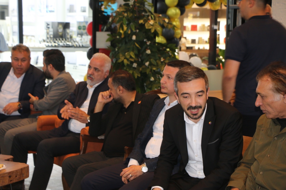 Tutdere Aryon AVM açılışında konuştu: 'Adıyaman’ın ayağa kalkması için yatırıma, işe, aş’a ihtiyaç var'