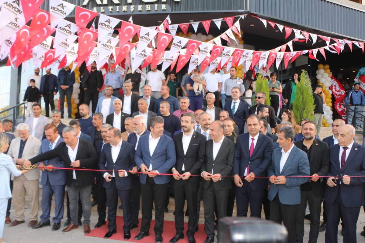 Tutdere Aryon AVM açılışında konuştu: 'Adıyaman’ın ayağa kalkması için yatırıma, işe, aş’a ihtiyaç var'