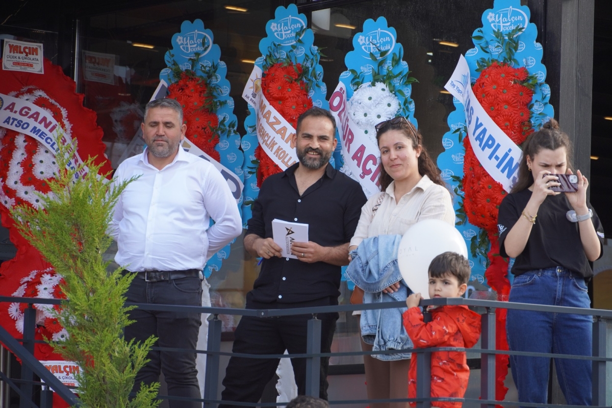 Tutdere Aryon AVM açılışında konuştu: 'Adıyaman’ın ayağa kalkması için yatırıma, işe, aş’a ihtiyaç var'