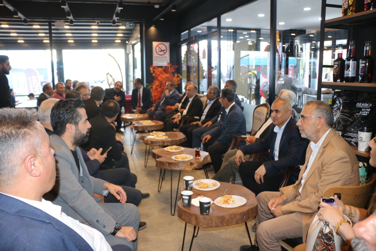 Tutdere Aryon AVM açılışında konuştu: 'Adıyaman’ın ayağa kalkması için yatırıma, işe, aş’a ihtiyaç var'