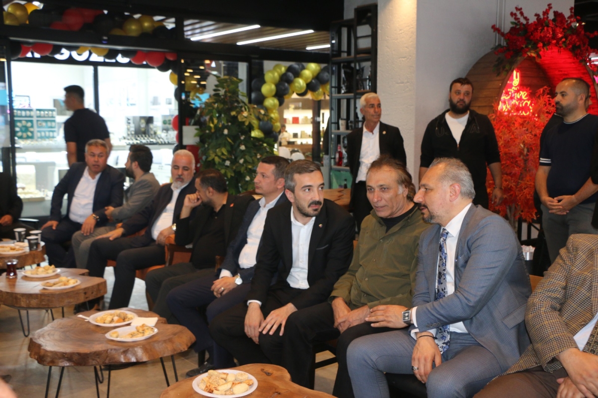 Tutdere Aryon AVM açılışında konuştu: 'Adıyaman’ın ayağa kalkması için yatırıma, işe, aş’a ihtiyaç var'