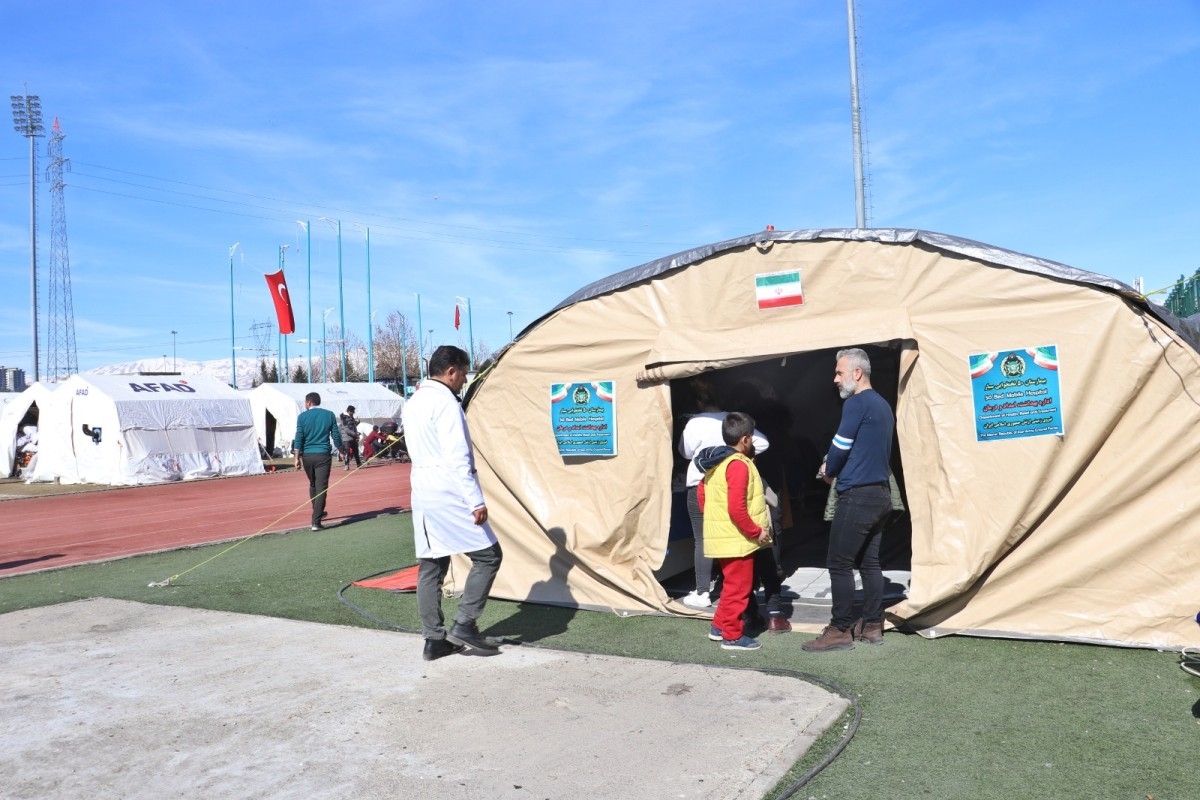 Suudilerden depremzedelere uydudan sağlık hizmeti