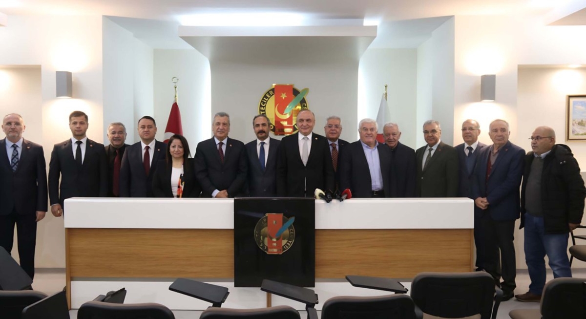 Başkan Kırmızıtaş: Tüm partilere eşit mesafedeyiz