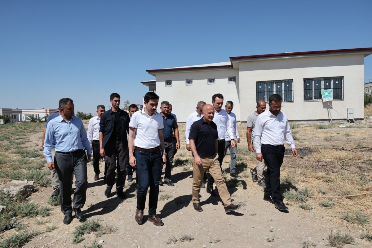 Vali Dr. Osman Varol’dan Samsat ilçesinde incelemelerde bulundu