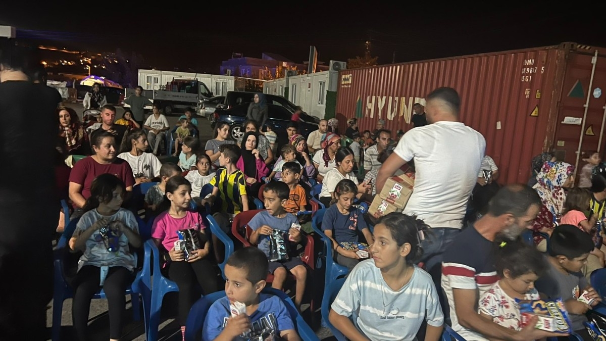 Depremzede çocuklar sinema etkinliğinde buluştu  - Videolu Haber