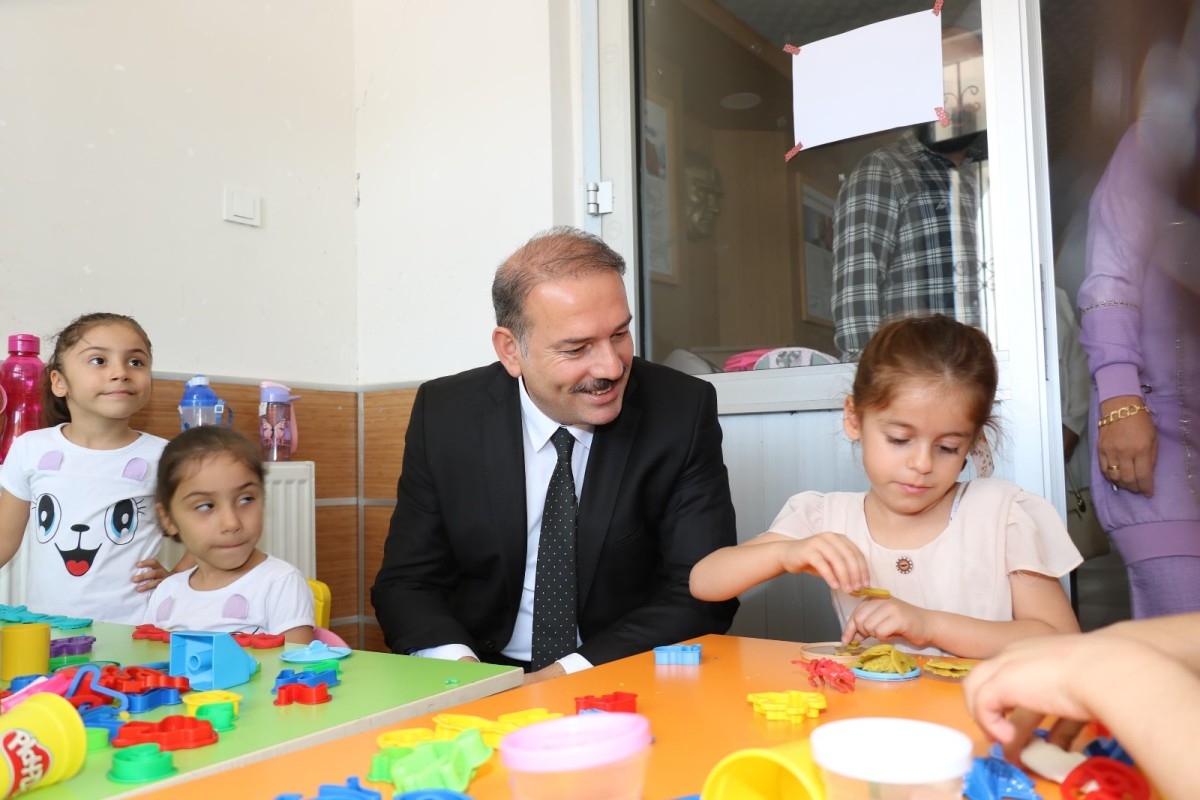 Tosun, ortaokullara ziyaret