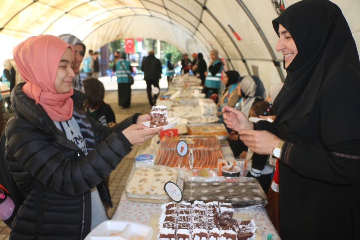 Adıyaman Müftülüğü'nden, Demokrasi Parkı'nda bir günlük kermes  - Videolu Haber