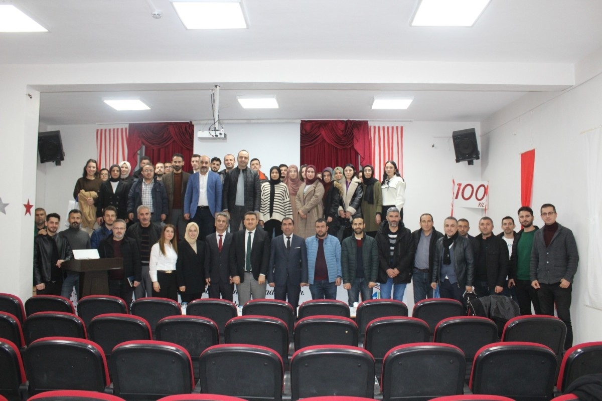 Kahta'da TÜBİTAK, Teknofest ve eTwinning Projeleri tanıtım semineri düzenlendi