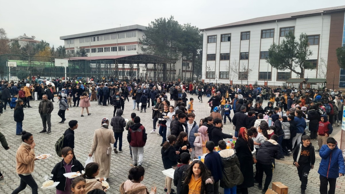 İsrail'i kınıyoruz Filistin'e sarılıyoruz  - Videolu Haber