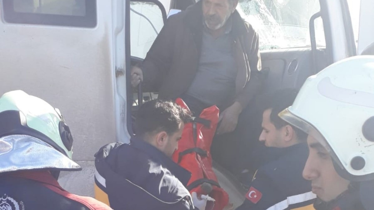 Trafik Kazası Malatya'da İtfaiye Ekiplerinin Hızlı Müdahalesiyle Kontrol Altına Alındı  - Videolu Haber