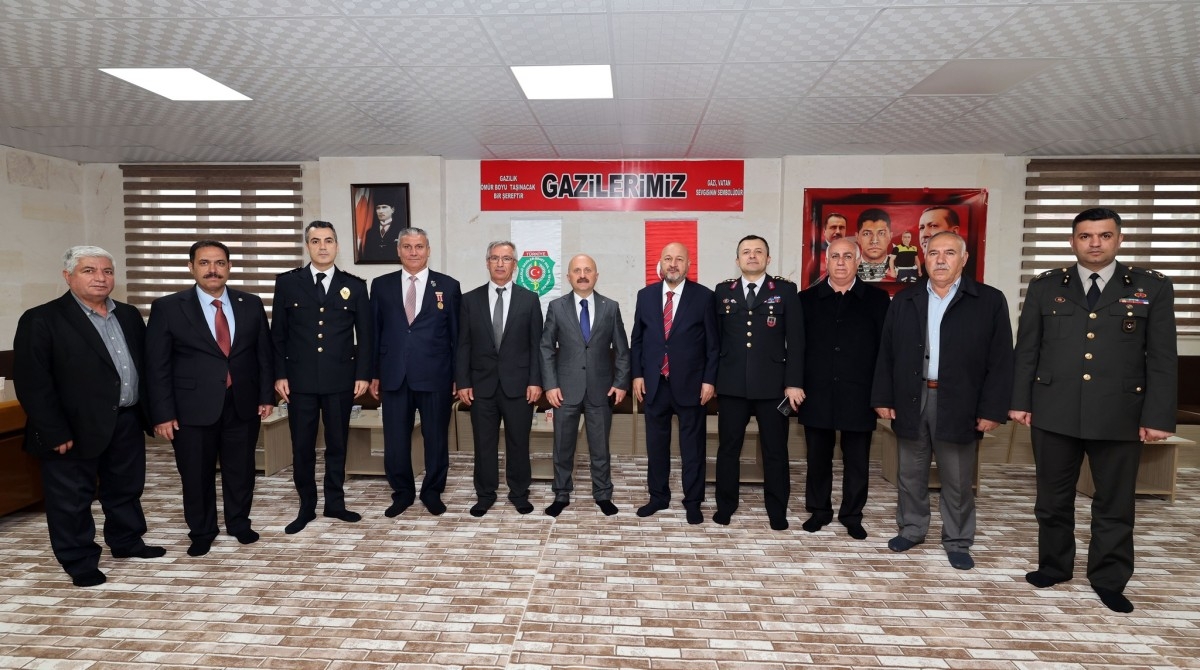 Vali Varol, şehit aileleriyle bir araya geldi