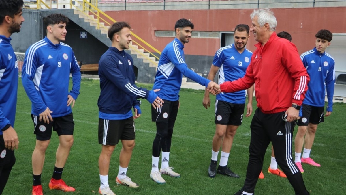 Karaköprü Belediyespor Osmaniyespor maçı hazırlıkları başladı