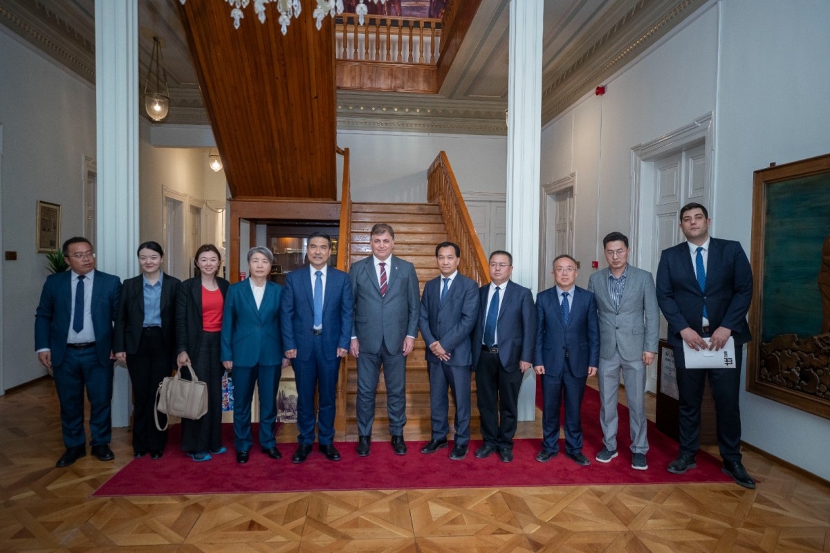 Başkan Cemil Tugay Çin’in Gansu Eyaleti heyetini ağırladı