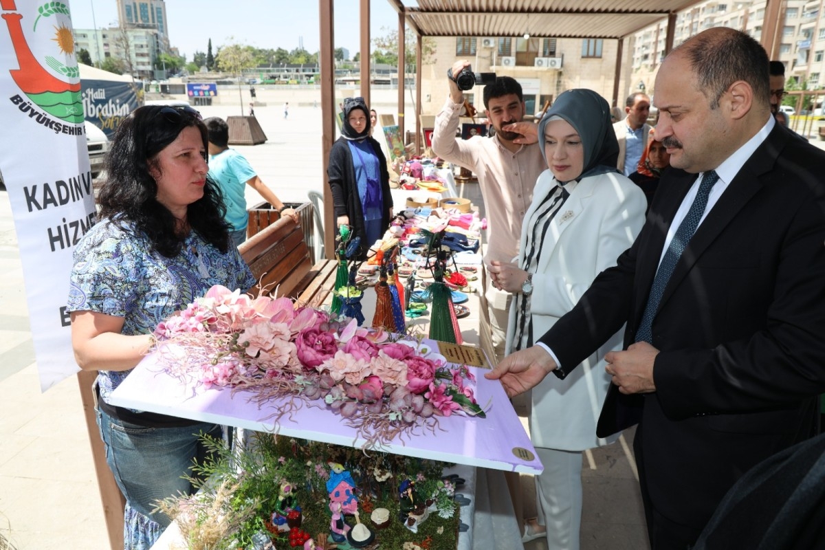 Başkan Gülpınar Anneler Günü kermesine katıldı