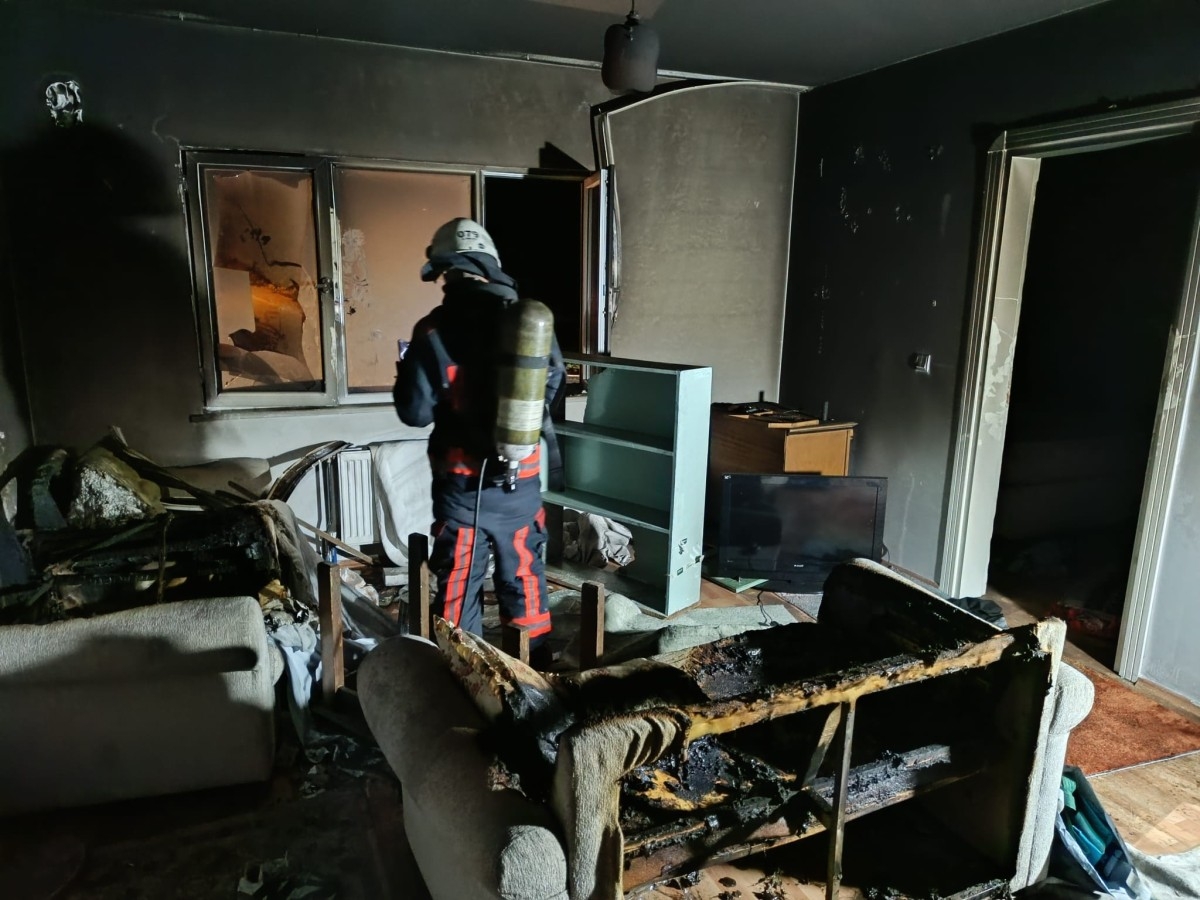 Malatya’da 4 katlı binada çıkan yangın paniğe neden oldu