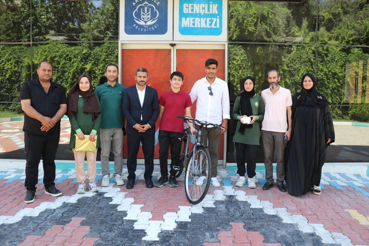 Belediyeden öğrencilere destek