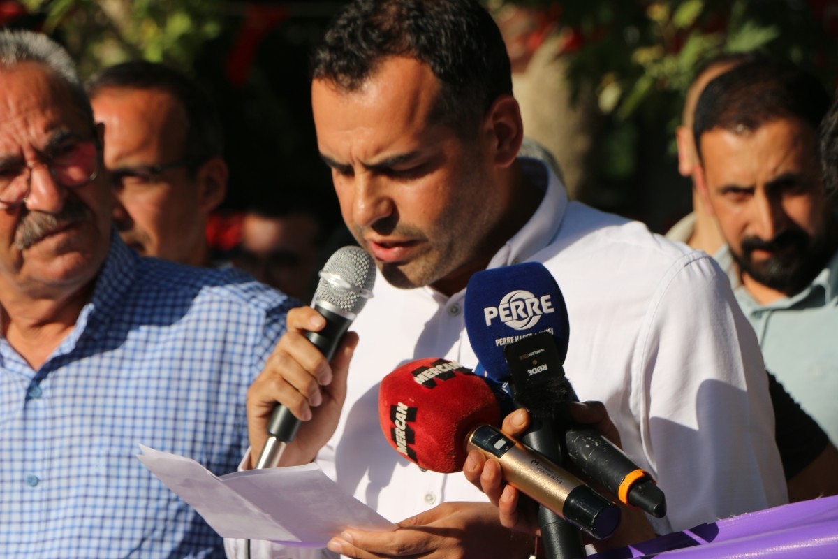 Adıyaman'da DEM Partililer Hakkari Belediyesi'ne kayyum atanmasını protesto etti  - Videolu Haber