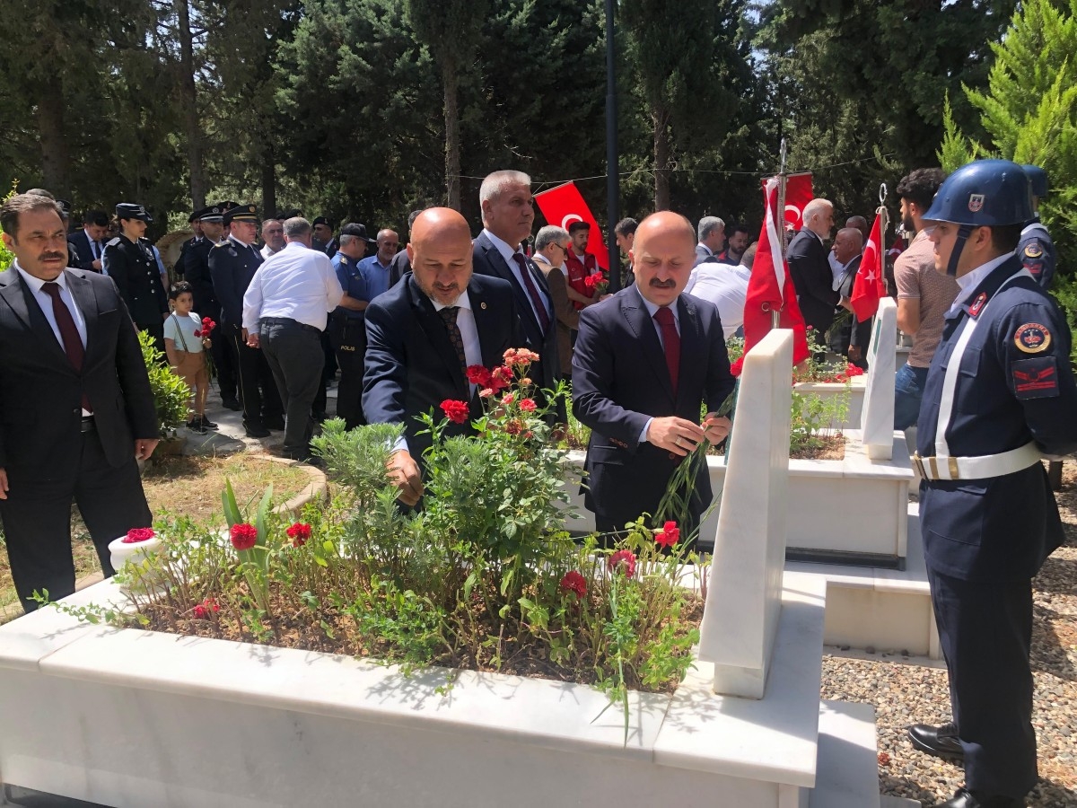 Kurban Bayramı öncesi ilk ziyaret Şehitlere  - Videolu Haber