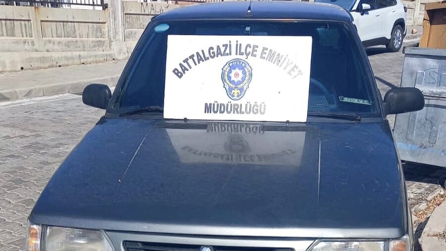 Otomobiline bindirdiği şüpheli tarafından gasp edildi