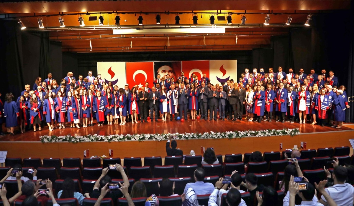 SANKO Üniversitesi Tıp Fakültesinde mezuniyet heyecanı