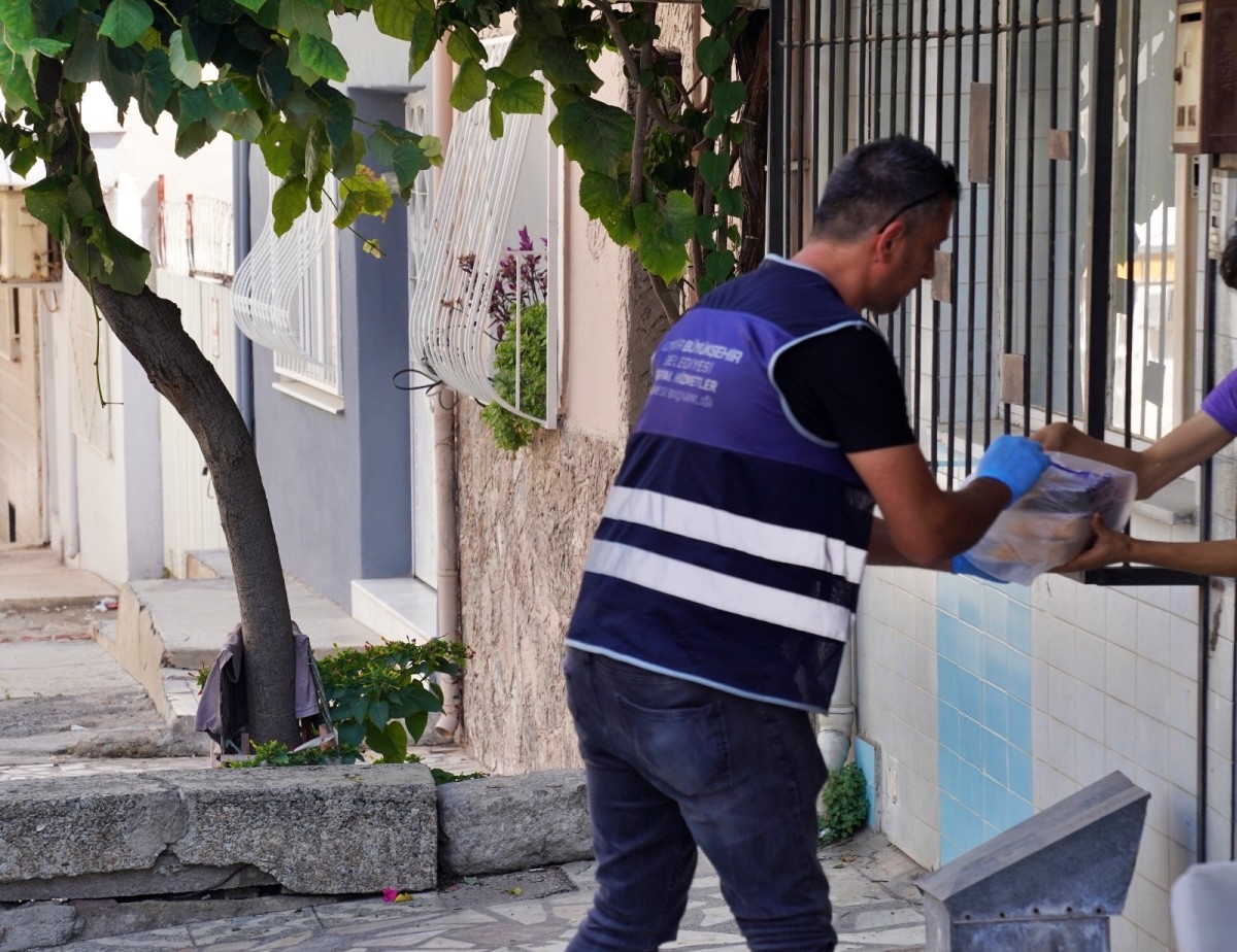 Yaşlı ve engellilere sıcak yemek