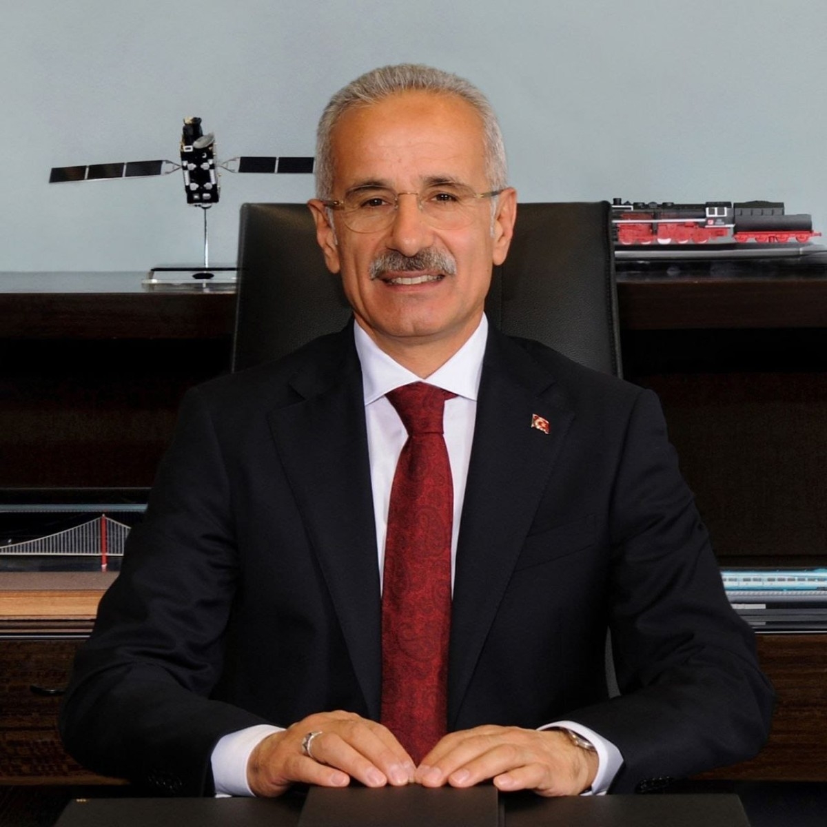 Instagram bu akşam açılıyor