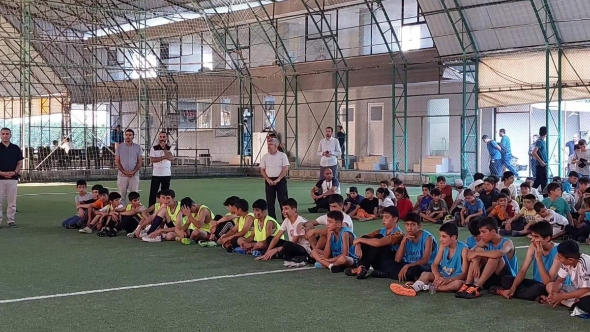 Kahta'da yaz Kur'an kursları kapsamında düzenlenen futbol turnuvası tamamlandı