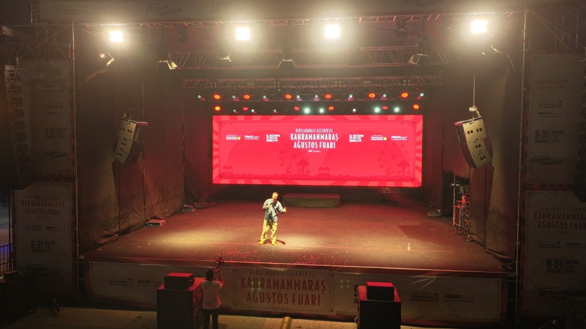 Minikler fuarda Sertaç Abi ile buluştu