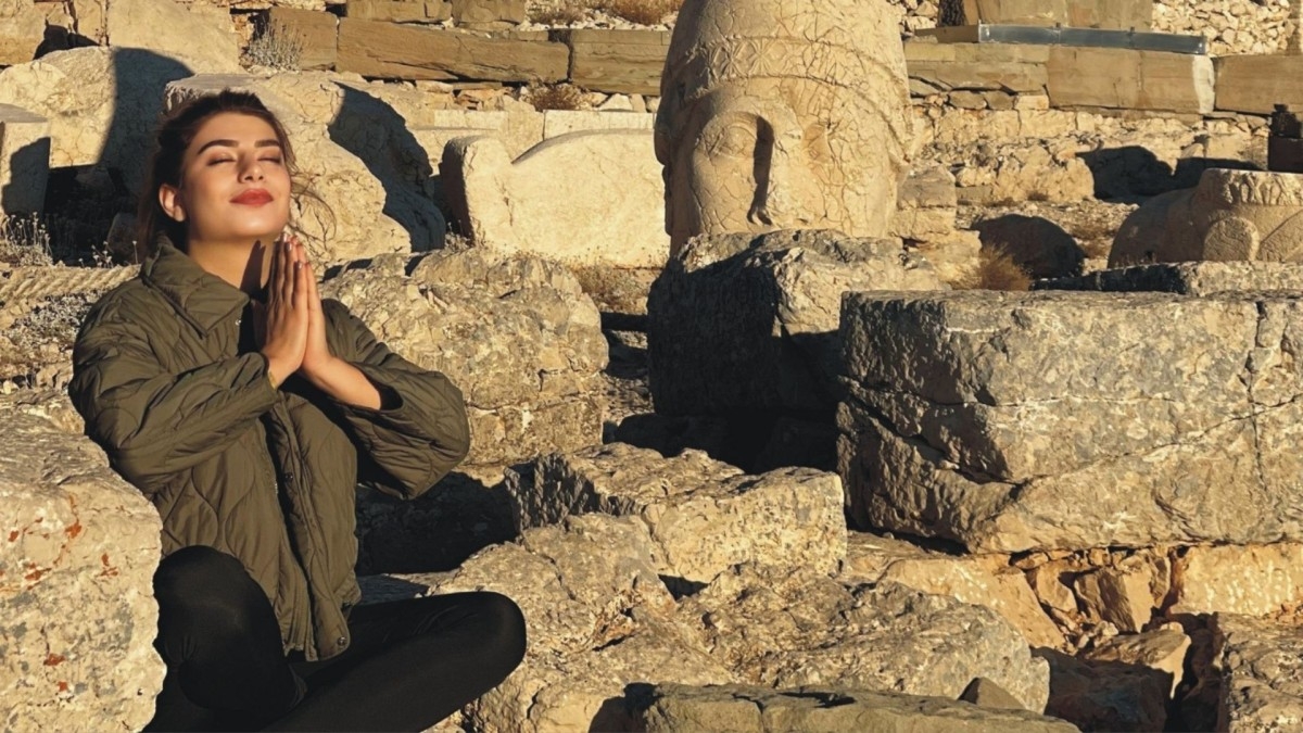 Nemrut Dağı'nda meditasyon ile güneşin doğuşunu izlediler