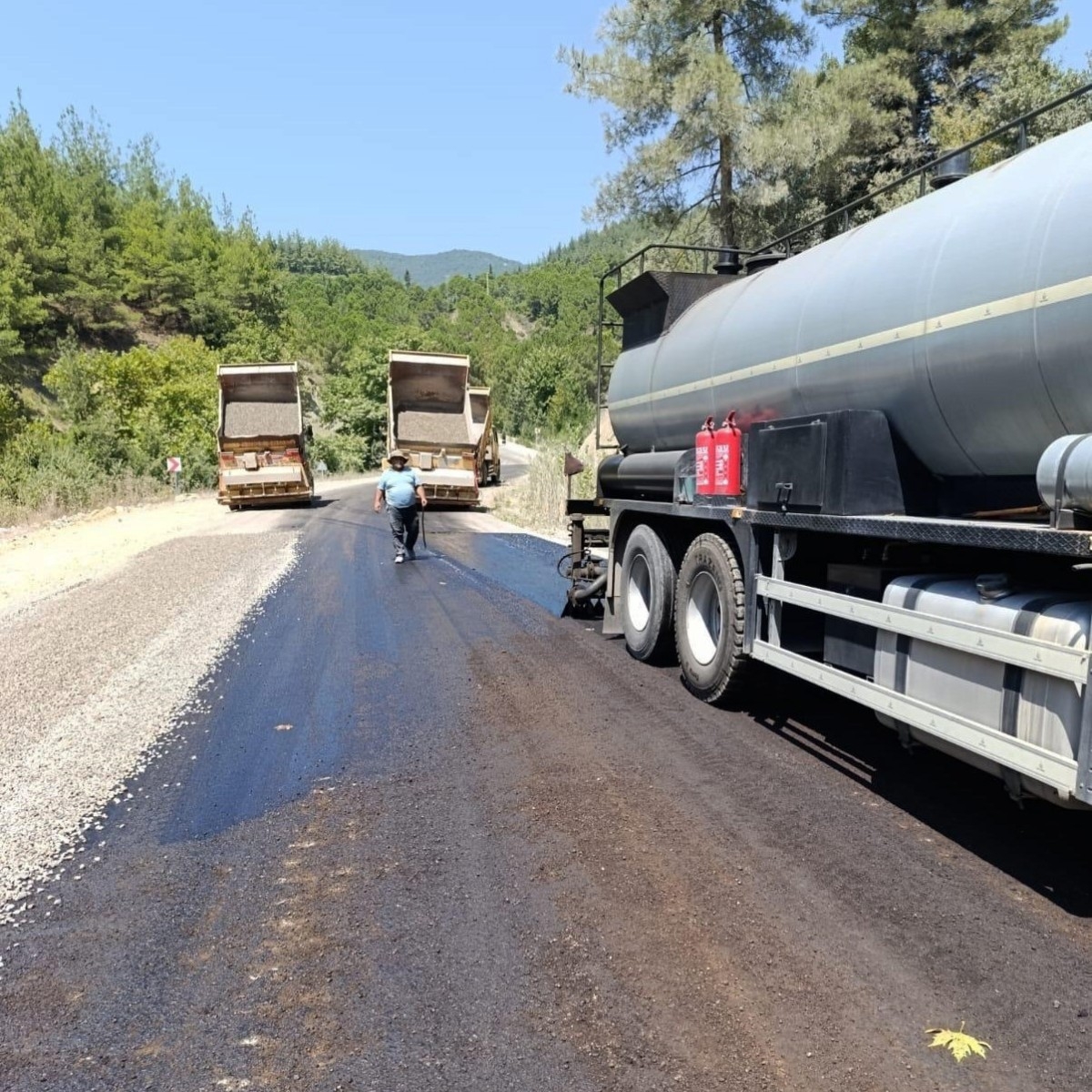 Büyükşehir, Andırın kırsalında ulaşım atağını sürdürüyor