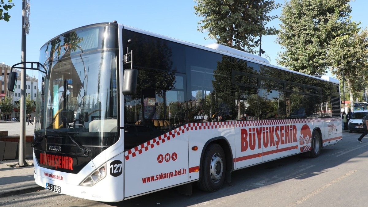 Sakarya'da toplu taşıma güçleniyor: 23 yeni nesil otobüs yollarda