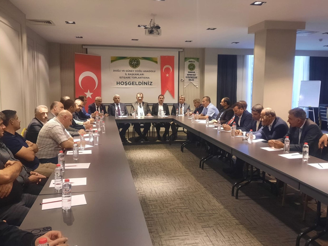 Başkan Çelik, Bingöl’de Doğu Anadolu ve Güneydoğu Anadolu Birlik Başkanlarıyla bir araya geldi