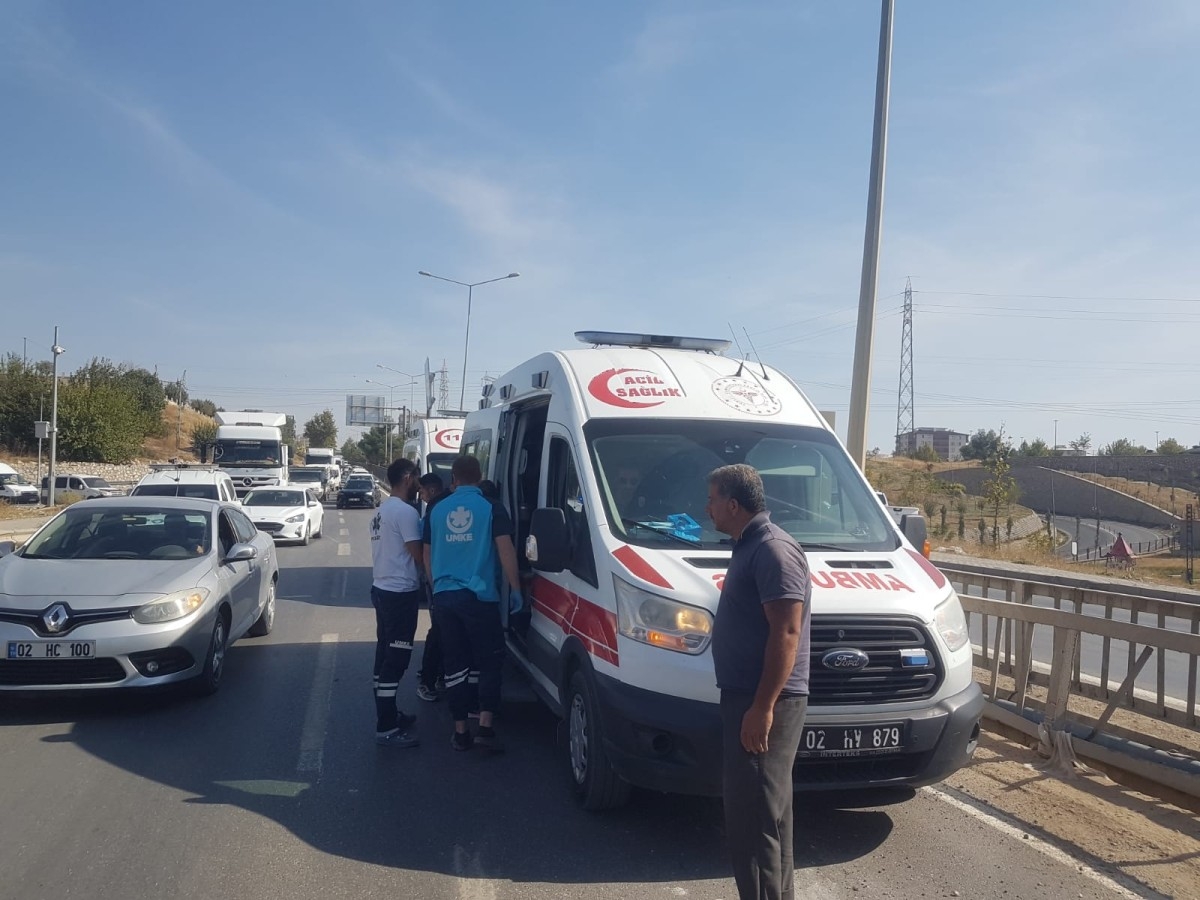 Adıyaman’da beton mikseri ile otomobil çarpıştı: 1 yaralı