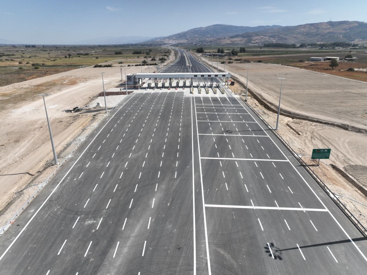 Aydın-Denizli Otoyolu 17 Ekim’de trafiğe açılıyor
