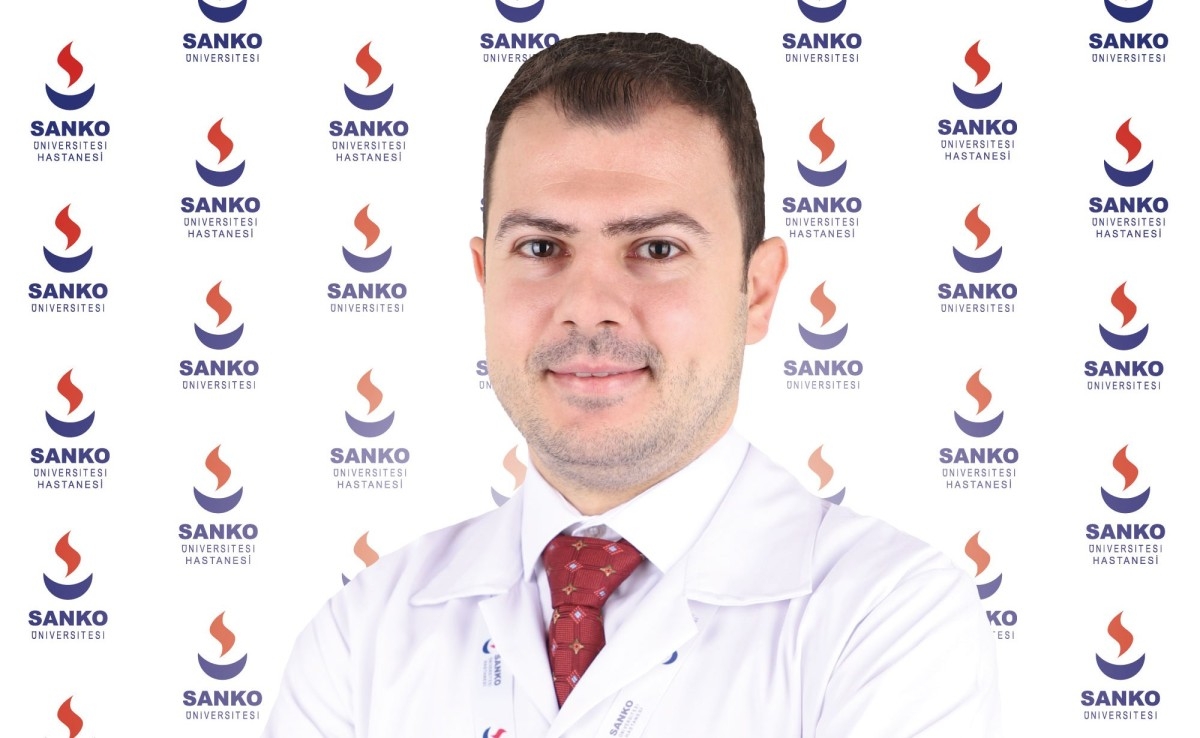 Osteoporoz, kemik gücünün bozulması ve kırık riski artışına yol açar