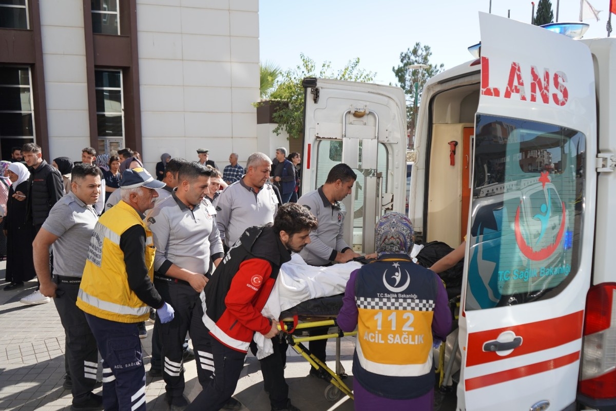 Adıyaman Eğitim ve Araştırma Hastanesinde gerçeği aratmayan tatbikat