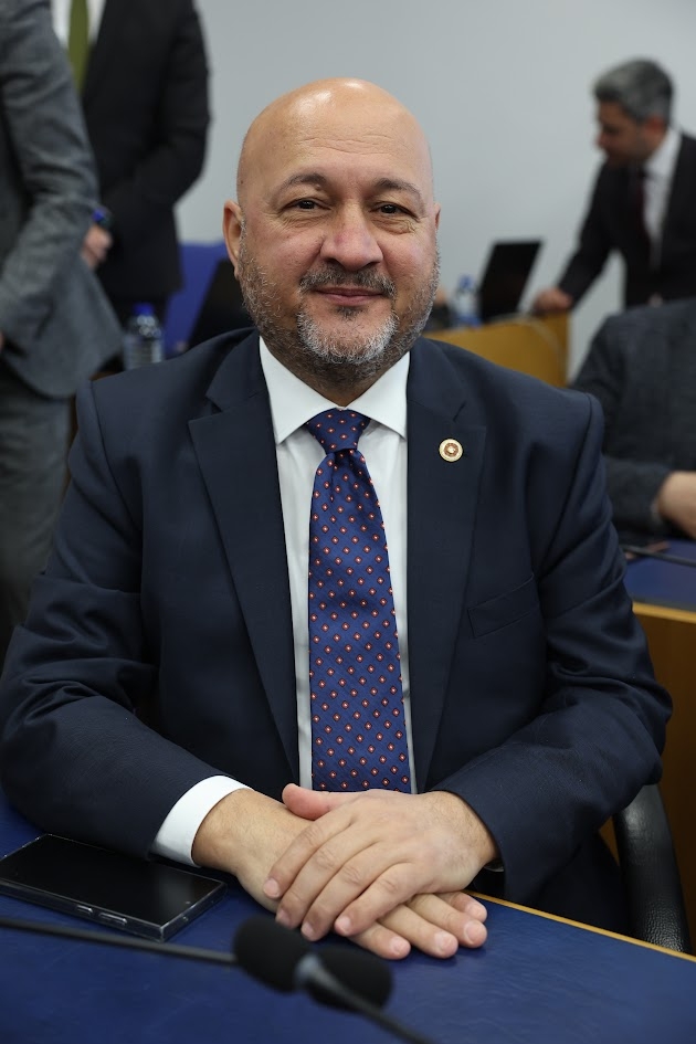 Milletvekili Kurt’tan Adıyaman’a kütüphane talebi