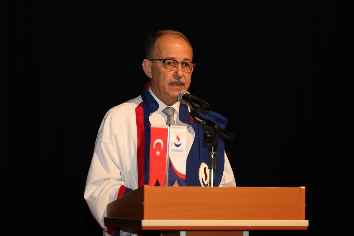 Rektör Dağlı: 2025 yılı, hepimiz için yeni başlangıçların ve güzel günlerin habercisi olsun