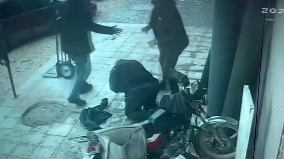 Şanlıurfa’da yaşlı adamın tüfekle vurulması kameraya yansıdı
