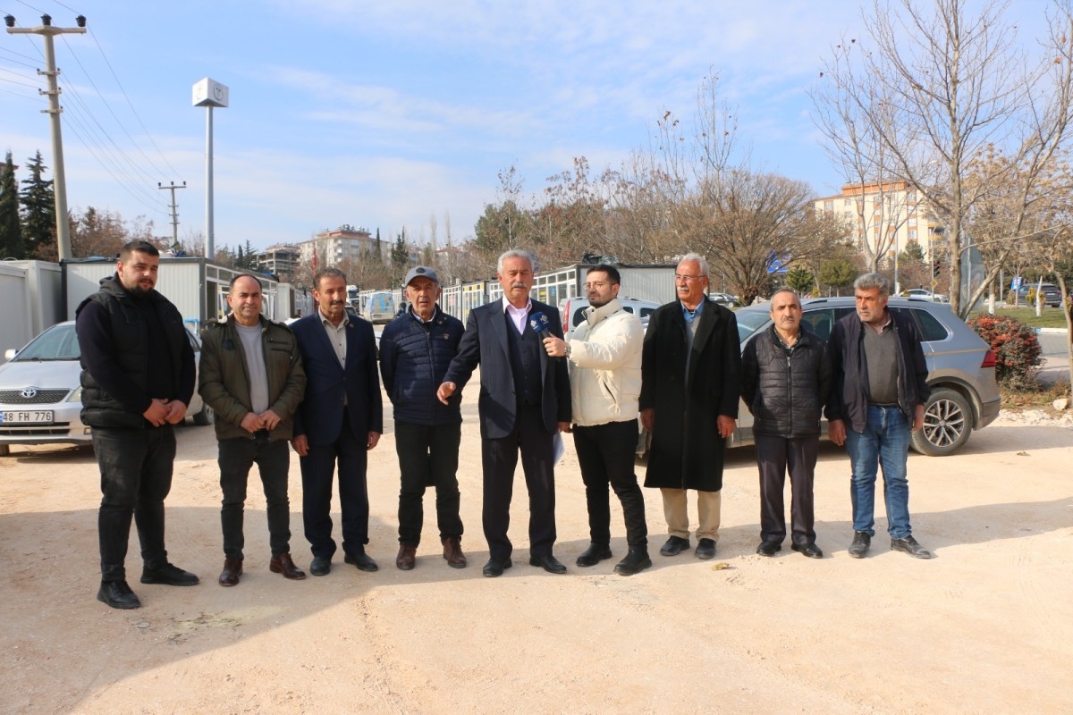 CHP Besni İlçe Başkanı Asım Öcal: 'Akaryakıt istasyonu bir işadamına mı kiralanacak?'  - Videolu Haber