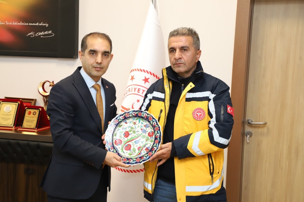 Sağlık Müdürü Prof.Dr. Mehmet Şirik'ten vefa örneği