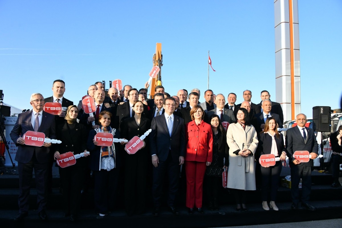 Türkiye Belediyeler Birliği'nden belediyelere 246 araçlık hibe