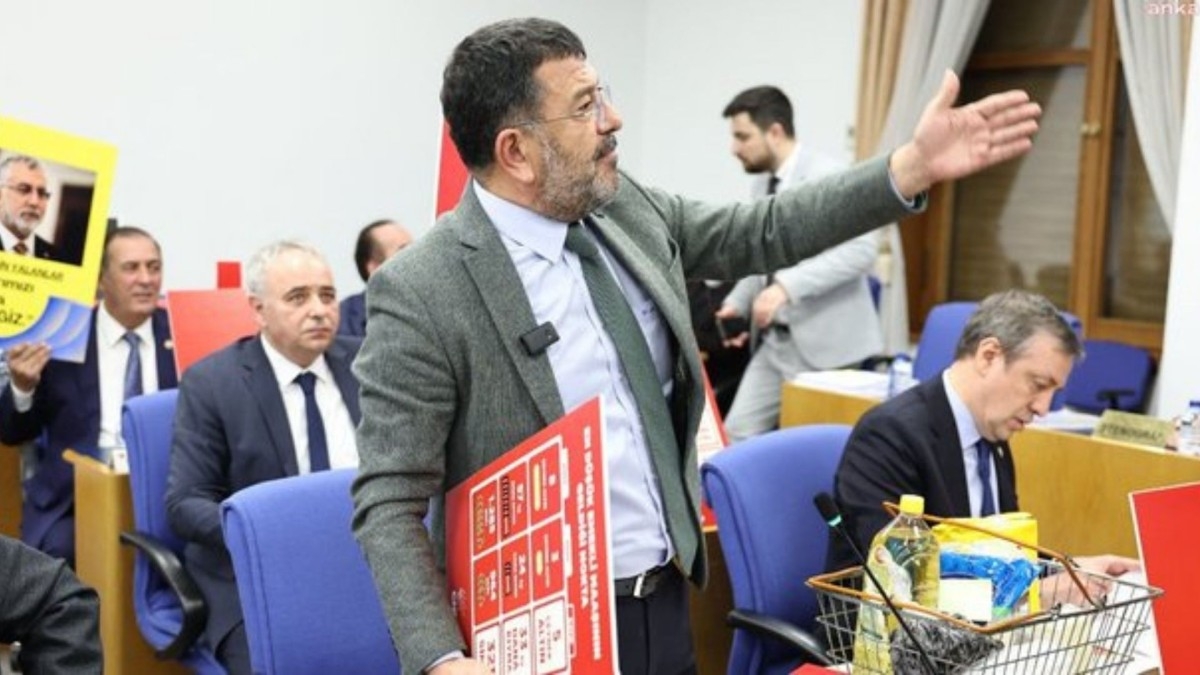 Veli Ağbaba: 'Bir şişe rakının içinde yüzde 45 alkol, yüzde 70 vergi var'
