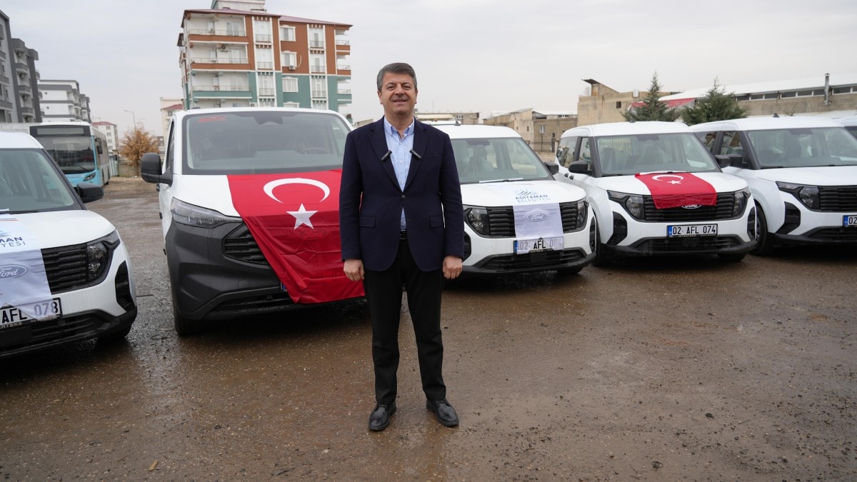 Adıyaman Belediyesi araç filosuna 10 yeni araç kazandırdı