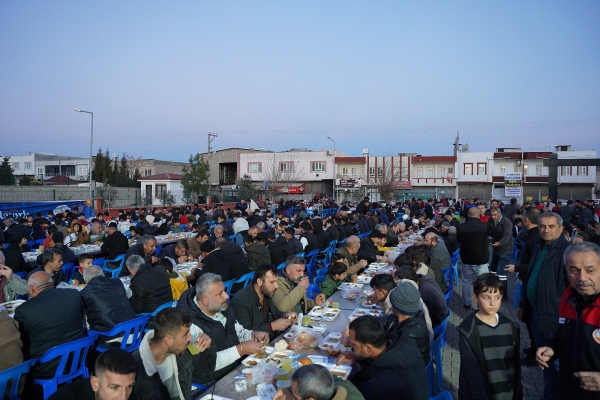 Kahta Belediyesi’nin İftar Çadırı, Ramazan ruhunu halkla buluşturdu