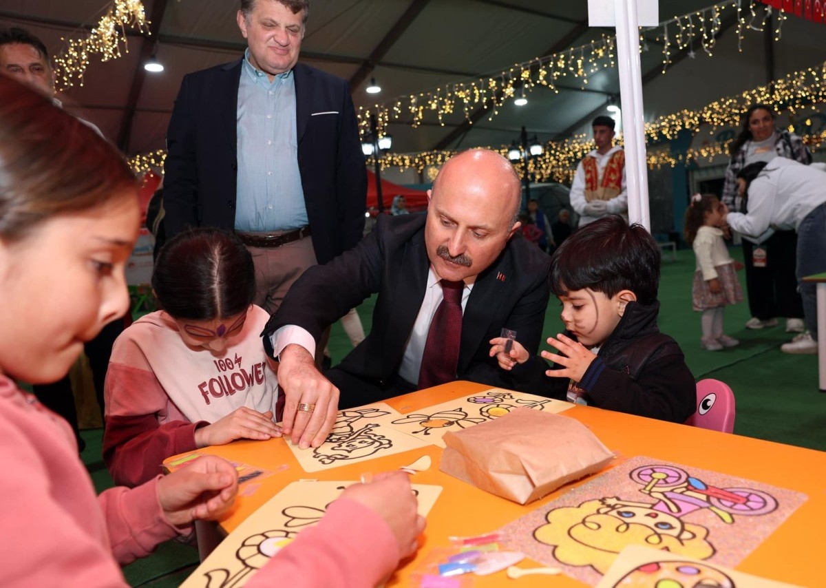 Adıyaman’da Ramazan Panayırı çocuklara moral oluyor